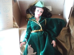 19'' SCARLETT O'HARA WORLD DOLL GREEN PRINT OR DRAPE DRESS NEW IN BOX